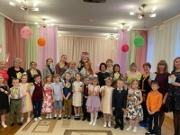 Весенние праздники